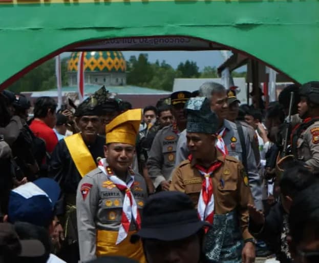 Dari Tanam Mangrove Hingga Bantu Nelayan, Bupati Dampingi Kapolda Gelar Ekspedisi Merah Putih Presisi di Concong