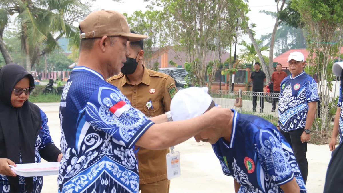 Lepas Kontingen Porsenijar PGRI Tingkat Prov. Riau, Bupati Pesan Junjung Tinggi Sportivitas