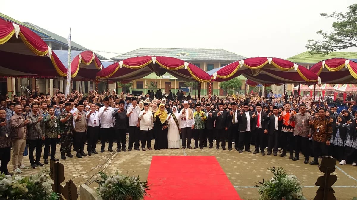 Bupati Herman Buka Santri Expo 2026, Dorong Santri Cinta Tanah Air dan Berkontribusi untuk Daerah