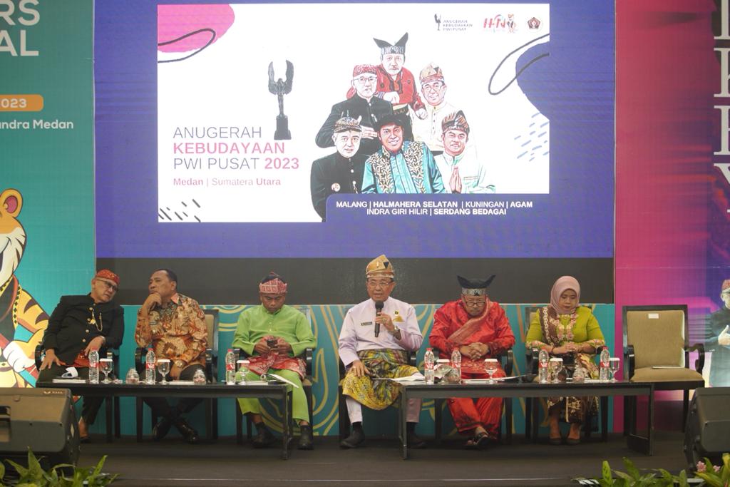 Dialog Kebudayaan HPN 2023, Bupati HM WARDAN Paparkan Kondisi dan Ketergantungan Masyarakat Inhil Terhadap Kelapa