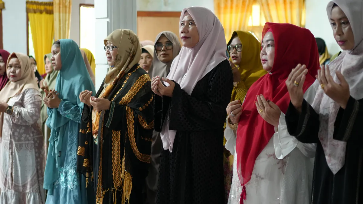 Peringati Maulid Nabi Muhammad SAW di MT Az Zikri, Plh Bupati Ajak Masyarakat Doakan Keberkahan Inhil