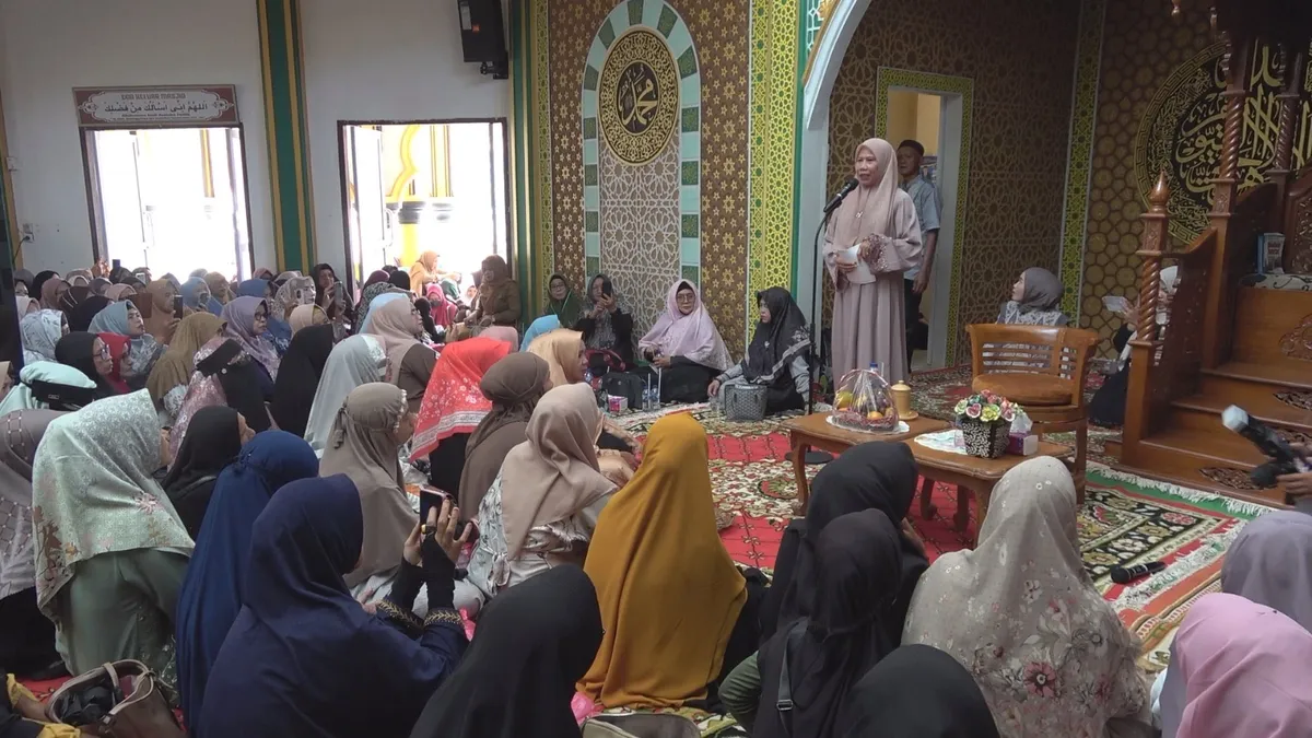 Plh Bupati Inhil Hadiri Maulid Nabi di Masjid Miftahul Jannah, Ajak Jamaah Perkuat Silaturahmi dan Doakan Daerah Tetap Kondusif