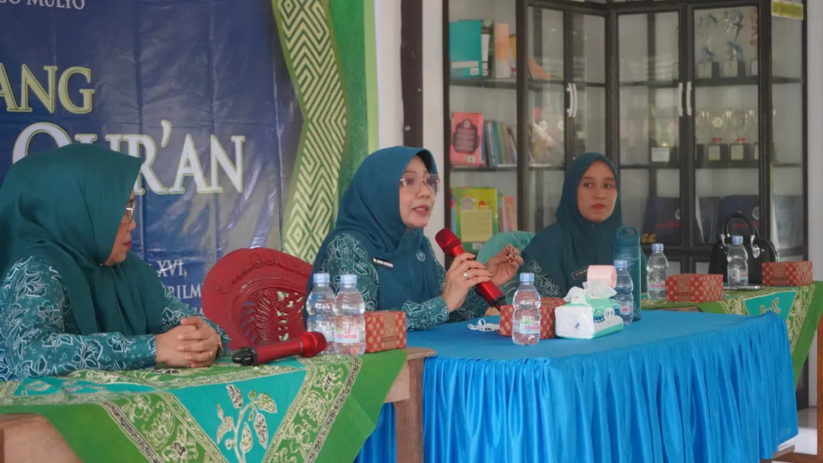 Pastikan Kelancaran 10 Program Pokok PKK, Ketua TP PKK Inhil Katerina Susanti Gelar Monitoring di Sungai Batang