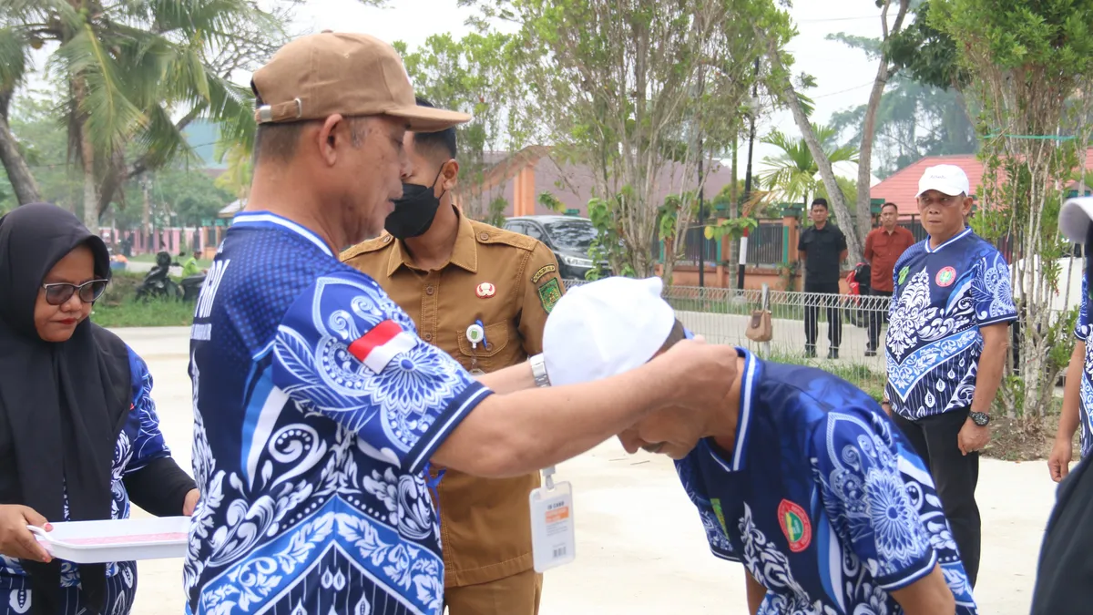 Lepas Kontingen Porsenijar PGRI Tingkat Prov. Riau, Bupati Pesan Junjung Tinggi Sportivitas