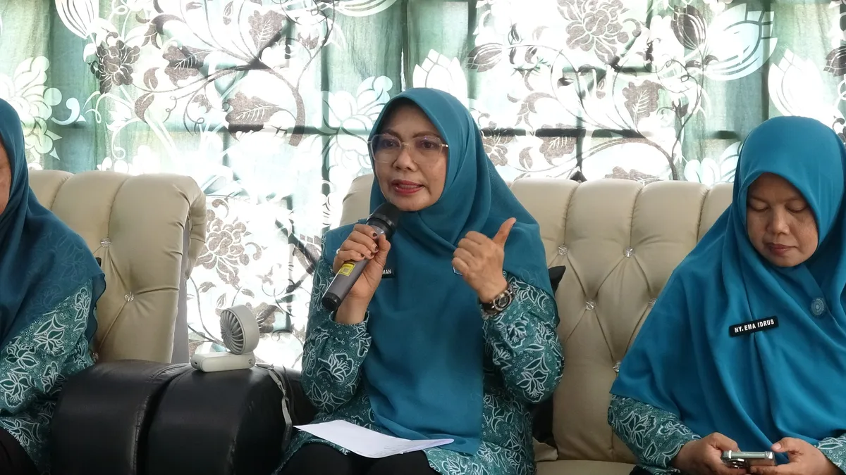 Lakukan Monev di Kecamatan Mandah, Ketua TP. PKK Inhil Ajak Perkuat Koordinasi Sukseskan 10 Program Pokok PKK